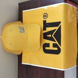 Unisex Caterpillar official licenced hat with Velcro back